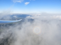05-halo-regenbogen-mit-flieger